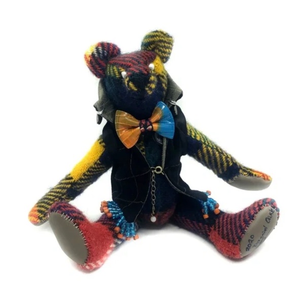 “Oliver” - Wool tartan heirloom teddy bear - Picture 4 of 5